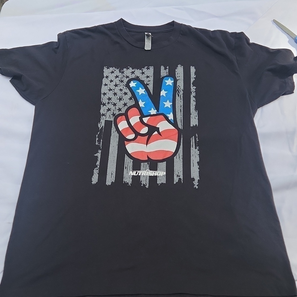 NEXT LEVEL Apparel T Shirt